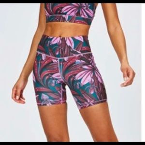 Janji Pace Short